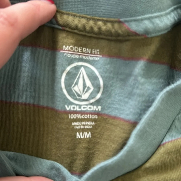 Men's Modern Fit Volcom Pocket Tee Size Medium - Picture 3 of 4